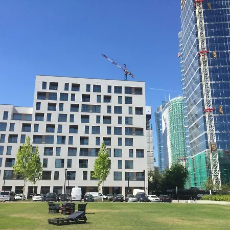 106 Wola Center Апартаменты